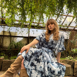 Aurora mekko nauhoilla