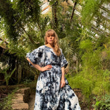 Aurora mekko nauhoilla