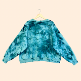 Model sweatshirt