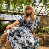 Aurora mekko nauhoilla