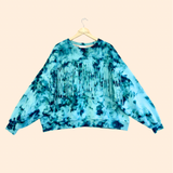 Model sweatshirt