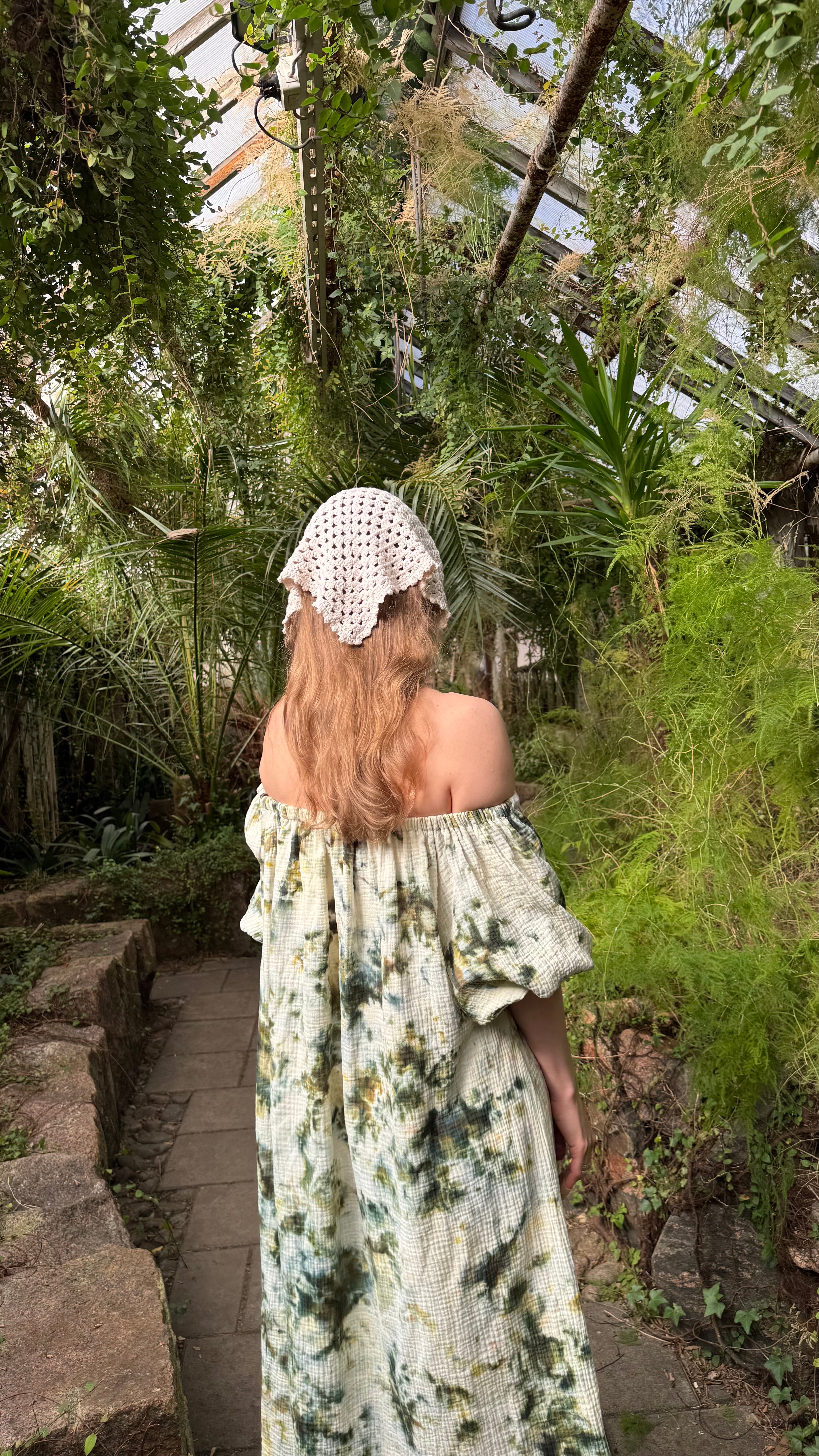 Hanimaa off shoulder mekko vihreä hame käsinvärjätty