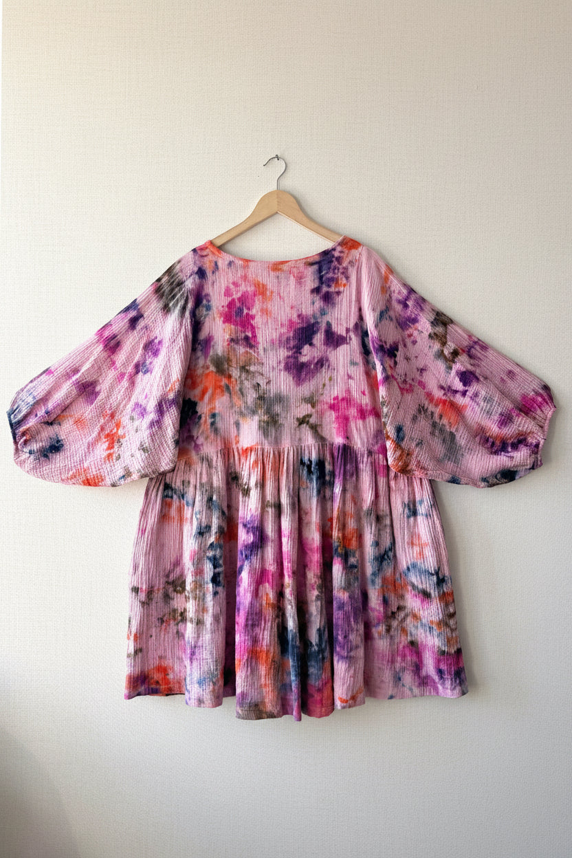 Hanimaa käsinvärjätty mekko Aurora