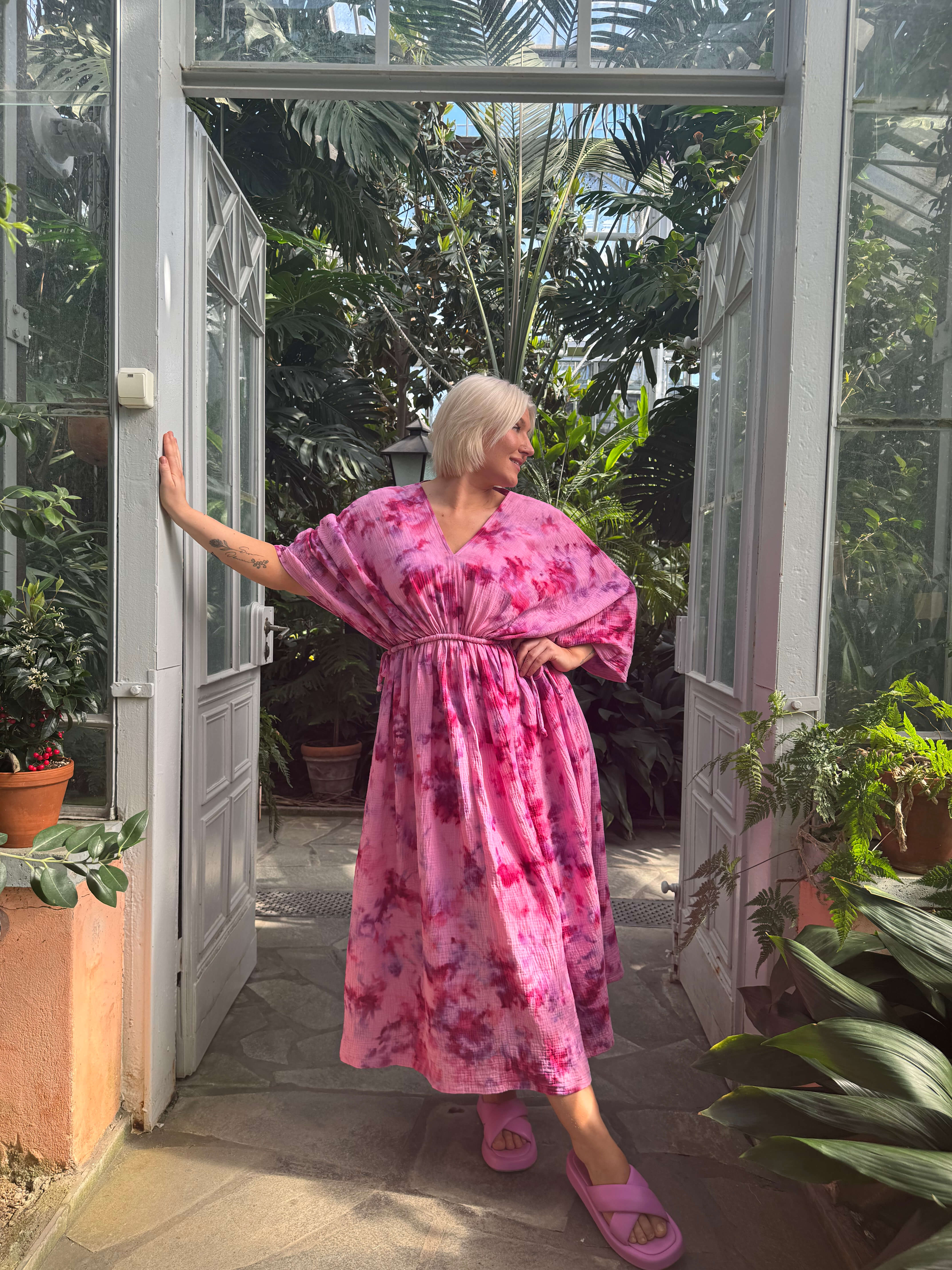 Hanimaa kaftaanimekko pinkki musliinikangas