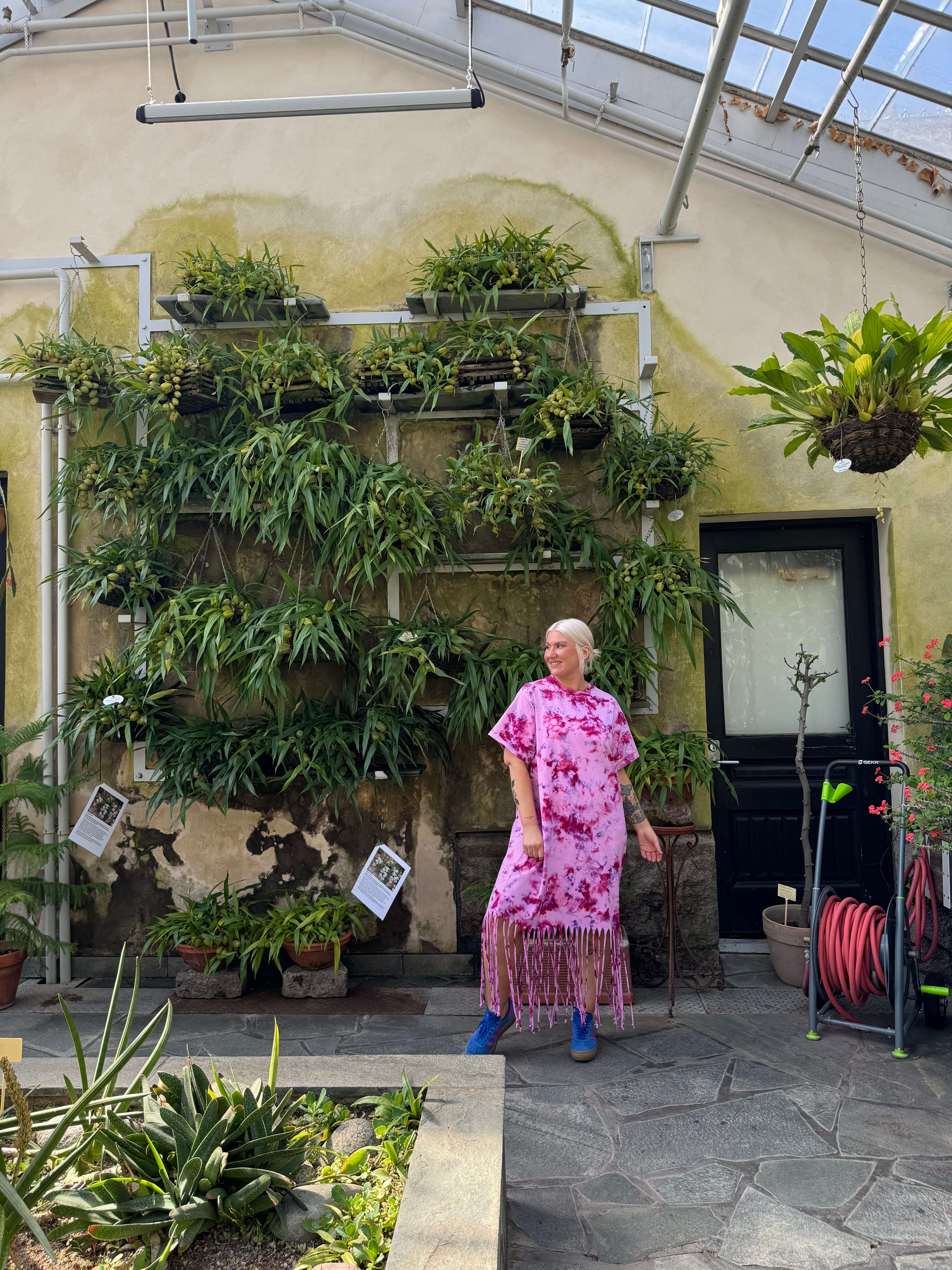 Hanimaa hapsumekko käsin värjätty trikoomekko